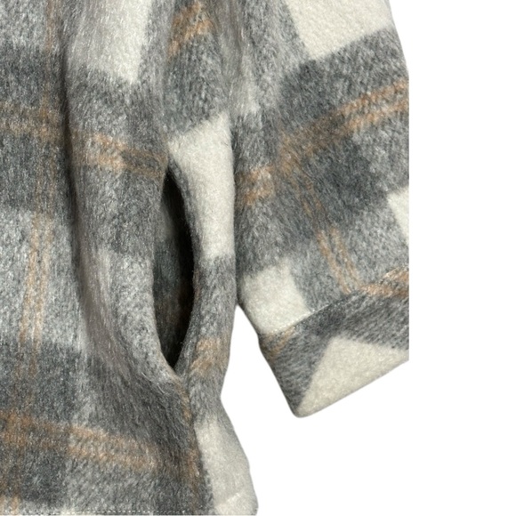 Vanilla Bay Neutral Plaid Button Down Brushed Fabric Shacket with Pockets - Picture 11 of 12